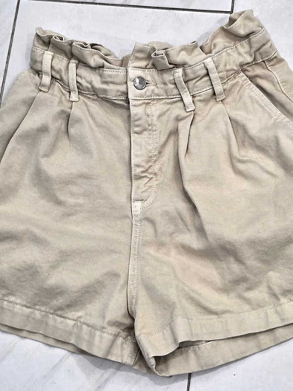 Zara High Waist Shorts in Beige Size Medium